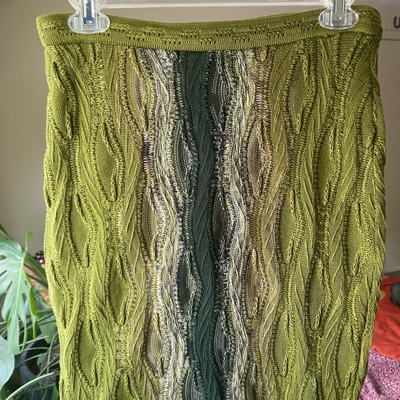 Women’s Green Coogi Skirt - Picture 7 of 7